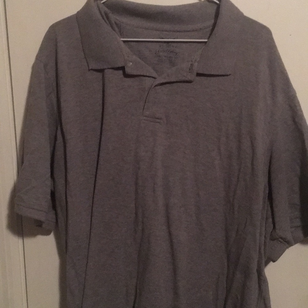 Short sleeve polo.